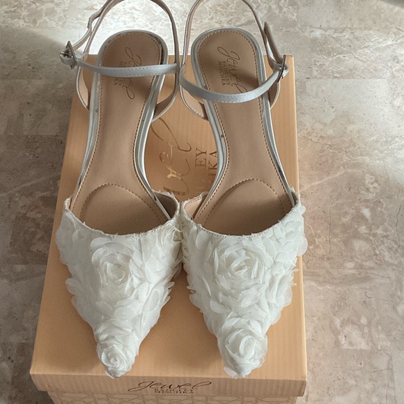 BADGLEY MISCHKA Bridal  Shoes Size 9 - Picture 2 of 4